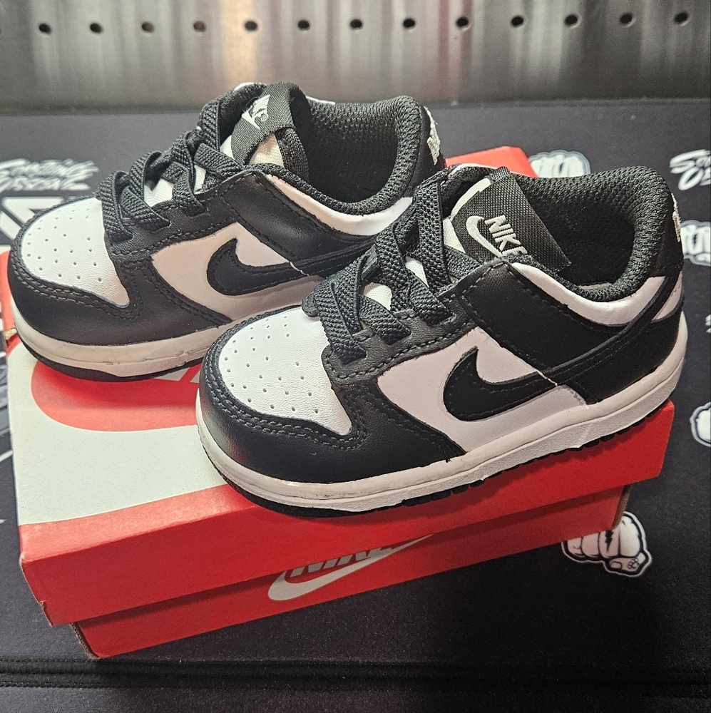 Nike dunk low tde w/blk 5c pre loved